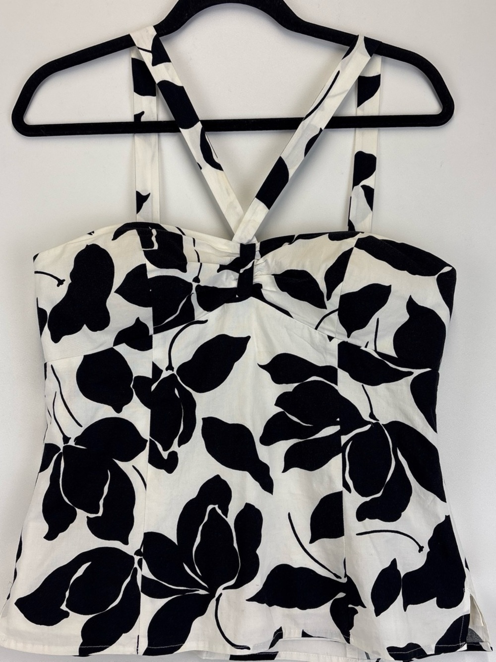 White House Black Market black & white floral print cross straps size medium